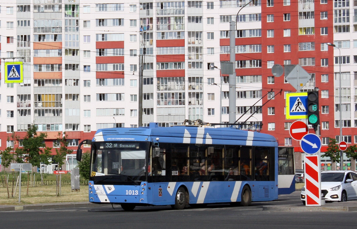Sankt-Peterburg, Trolza-5265.08 “Megapolis” № 1013 Sankt-Peterburg, Trolza-5265.08 “Megapolis” № 1013