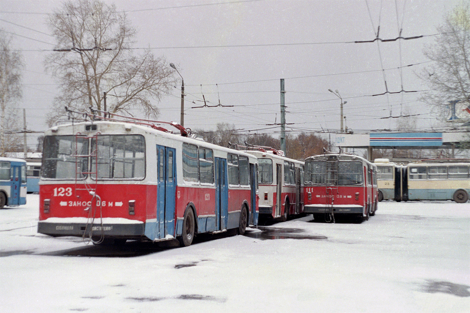 Тверь, ЗиУ-682В-012 [В0А] № 123; Тверь, ЗиУ-682В-012 [В0А] № 111; Тверь — Троллейбусный парк