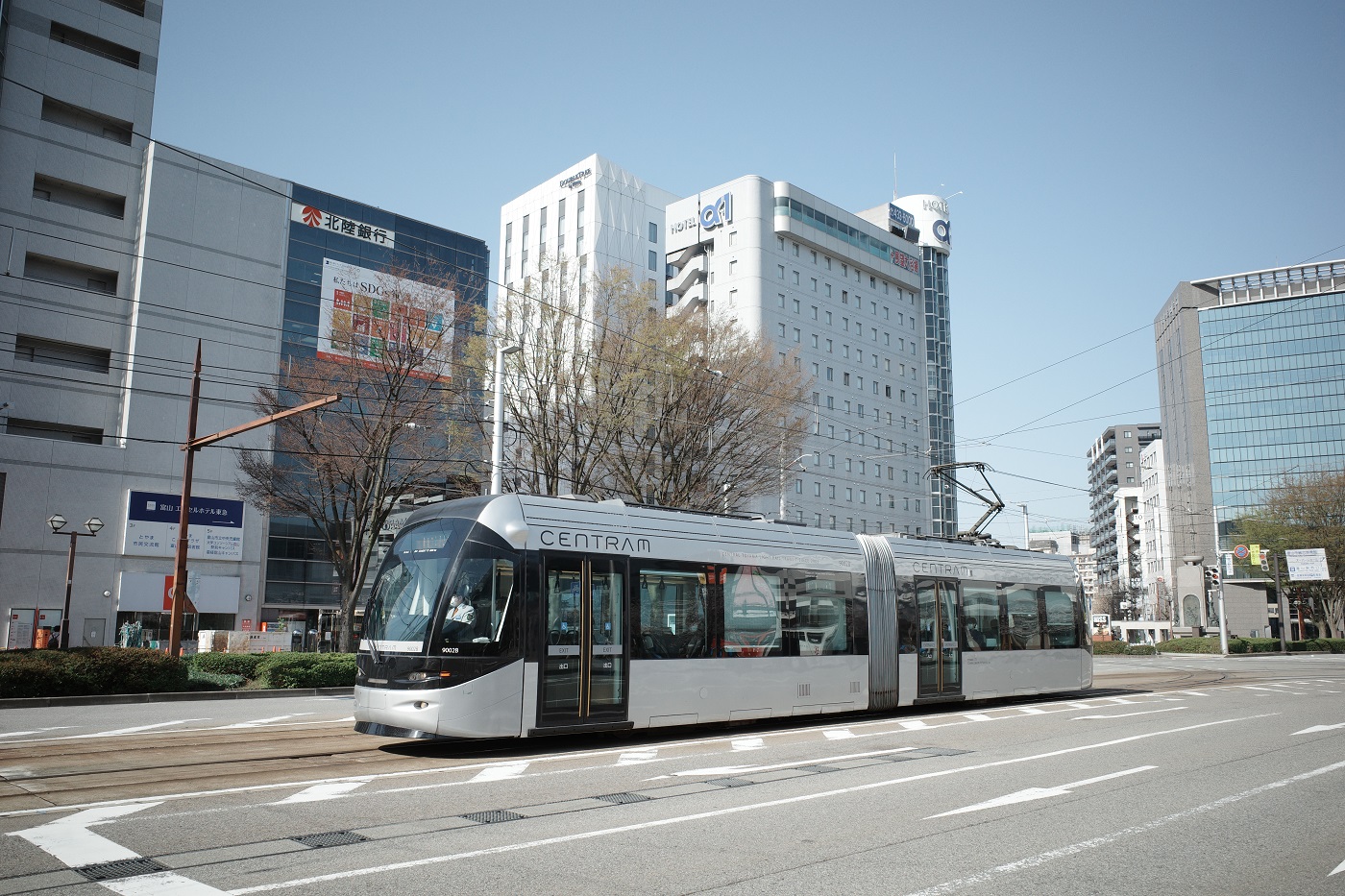 Тояма, Niigata/Bombardier TLR0600 № 9002
