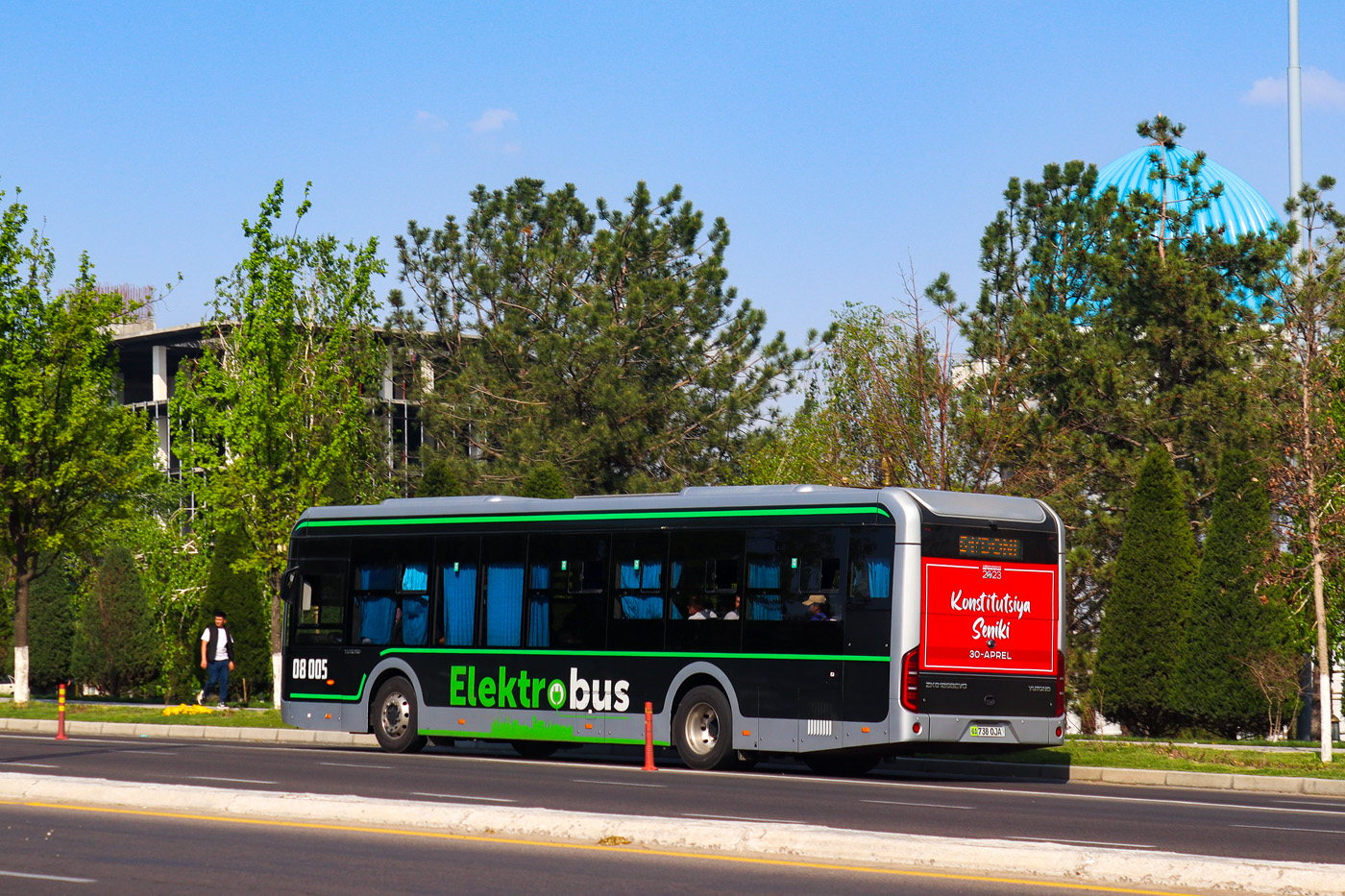 Ташкент, Yutong ZK6126BEVG № 08005