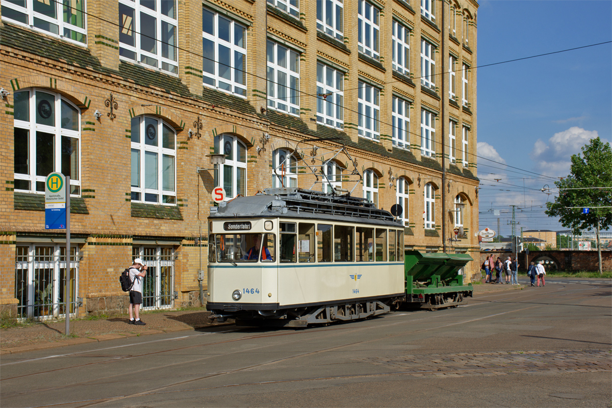 Лейпциг, Двухосный моторный Dessau № 1464; Лейпциг, Двухосный грузовой прицеп № 5590; Лейпциг — 150-летие трамвая в Лейпциге Лейпциг, Двухосный моторный Dessau № 1464; Лейпциг, Двухосный грузовой прицеп № 5590; Лейпциг — 150-летие трамвая в Лейпциге