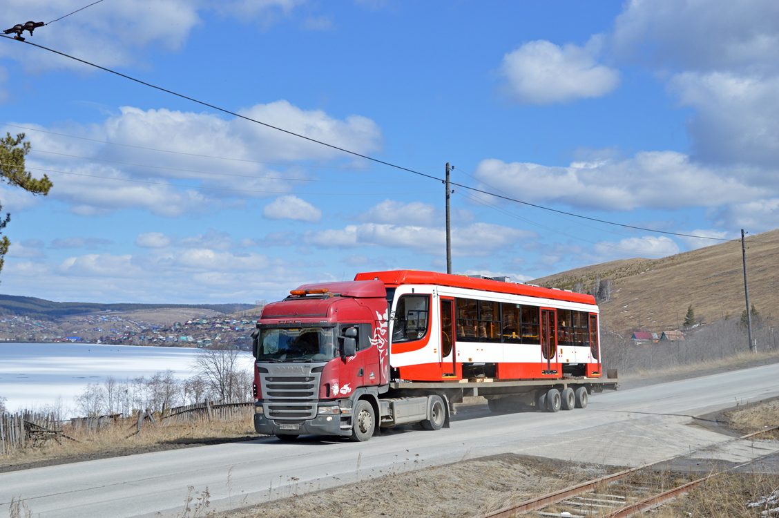 Усть-Катав — Трамвайные вагоны для Волгограда