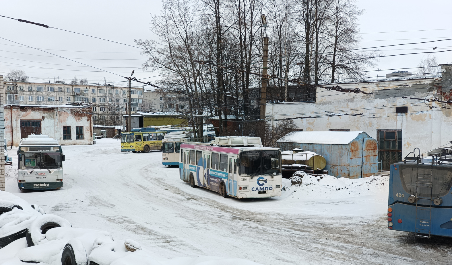 Петрозаводск, ЛиАЗ-5280 (ВЗТМ) № 343; Петрозаводск, ЛиАЗ-5280 № 366