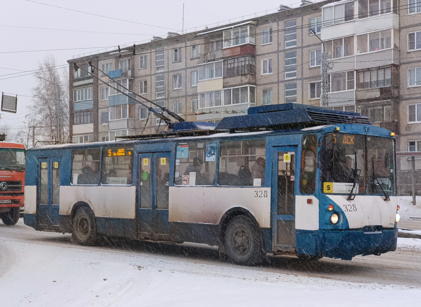 Петрозаводск, ВЗТМ-5284 № 328