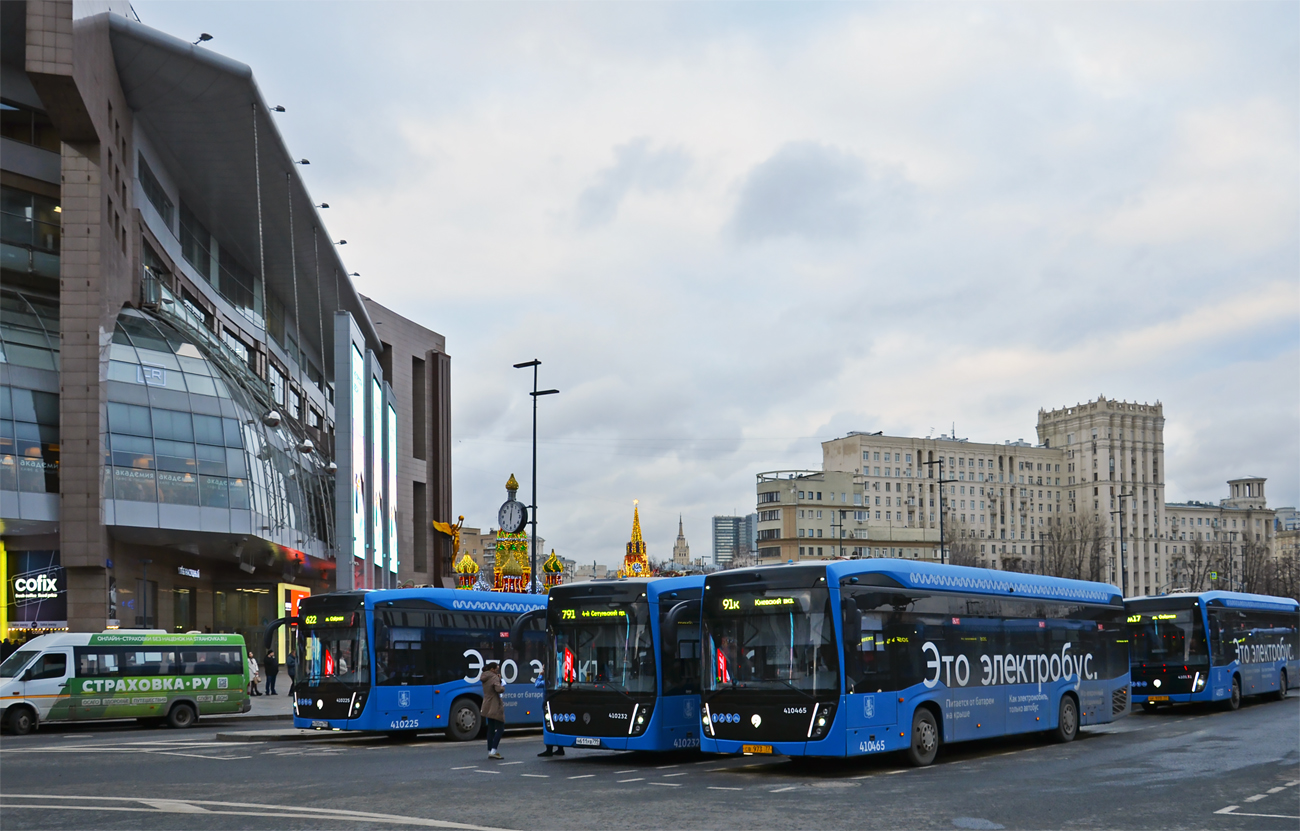 Moskau, KAMAZ-6282 Nr. 410465