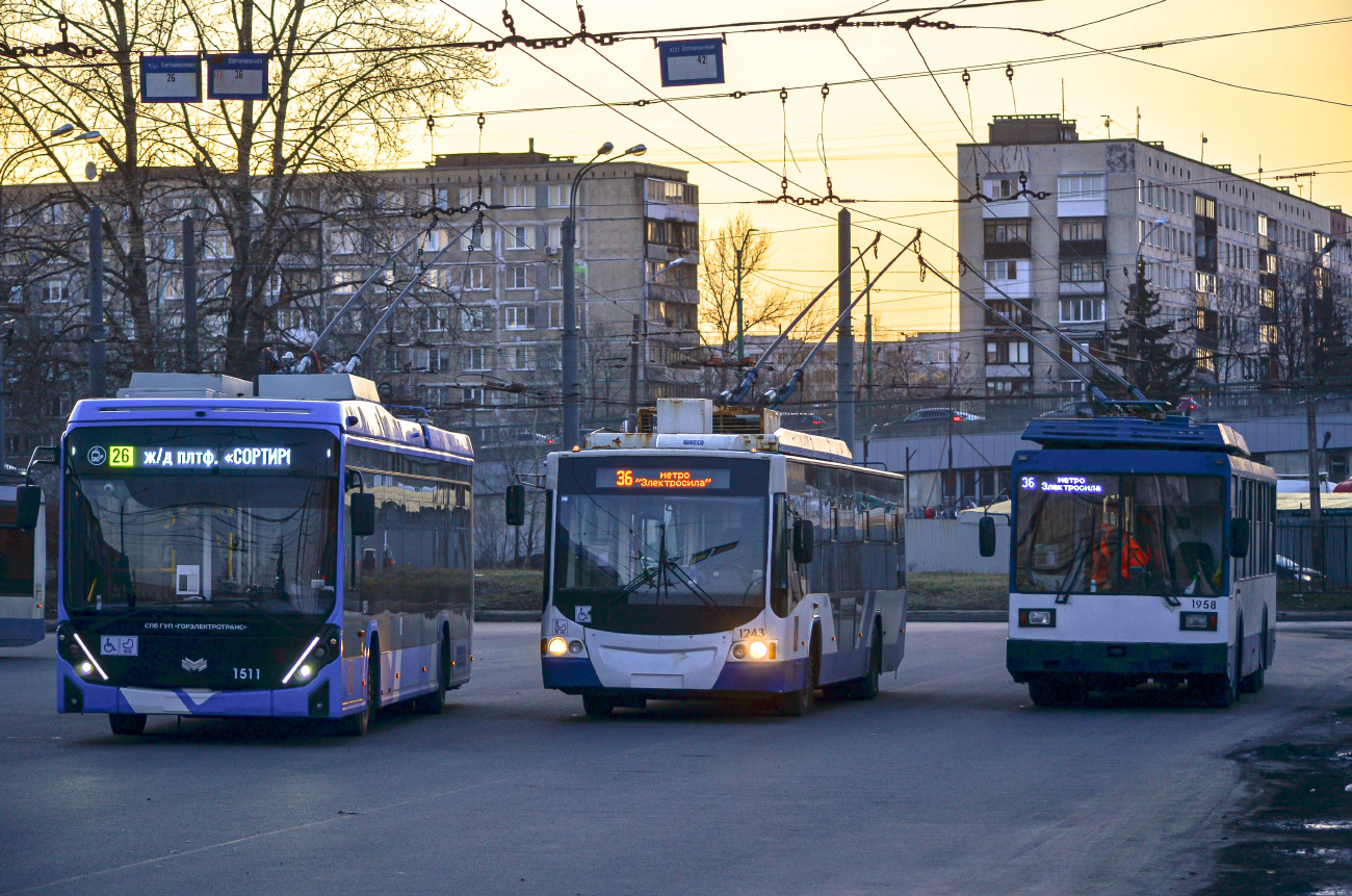 Санкт-Петербург, БКМ 32100D «Ольгерд» № 1511; Санкт-Петербург, ВМЗ-5298.01 «Авангард» № 1243; Санкт-Петербург, ПТЗ-5283 № 1958