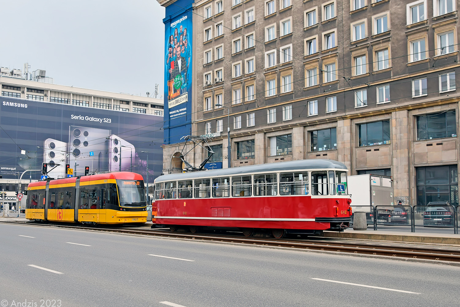 Варшава, PESA Jazz 134N № 3827; Варшава, Konstal 13N № 642