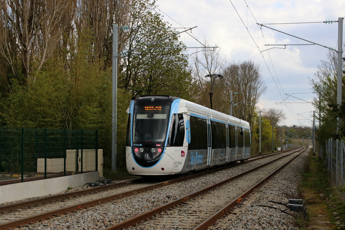 Париж -  Версаль -  Ивелин, Alstom Citadis Dualis № TT 504; Париж -  Версаль -  Ивелин — Трамвайная линия Т13
