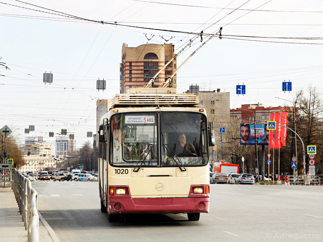 Челябинск, ЛиАЗ-5280 (ВЗТМ) № 1020