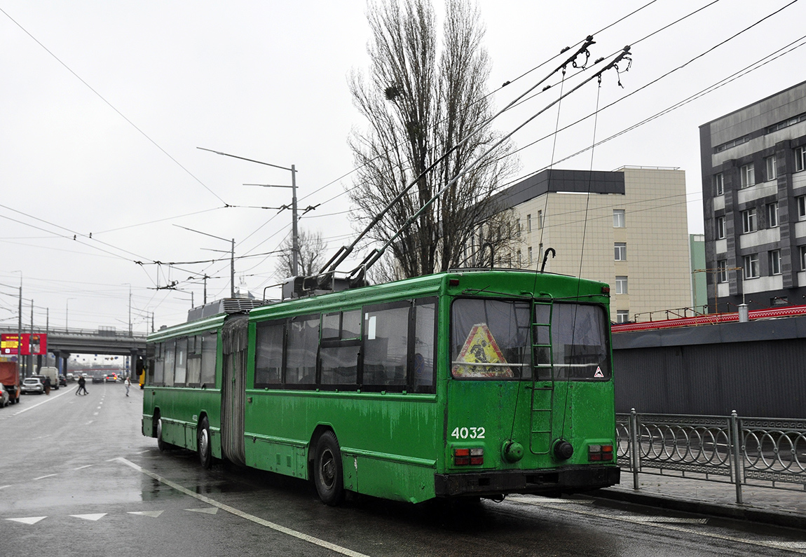 Киев, Киев-12.03 № 4032