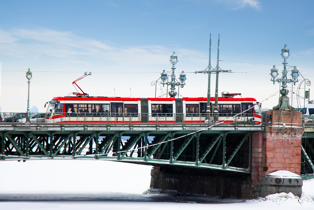 Санкт-Петербург, БКМ 84300М № 5213; Санкт-Петербург — Мосты