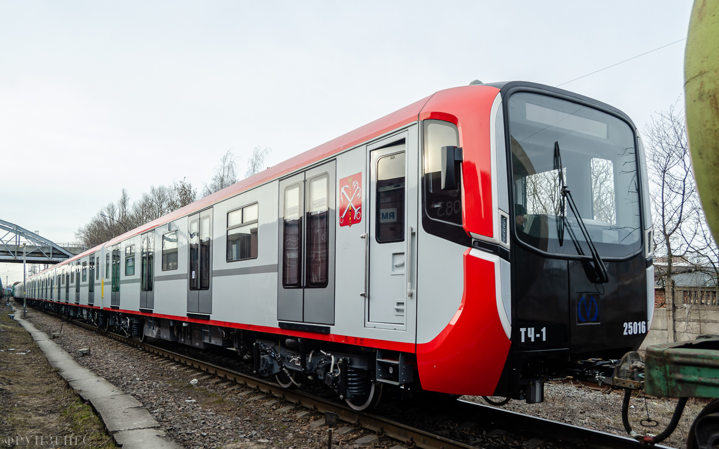 Санкт-Петербург, 81-725.1  «Балтиец» № 25016; Санкт-Петербург — Метрополитен — Перегонка вагонов метро по ж/д