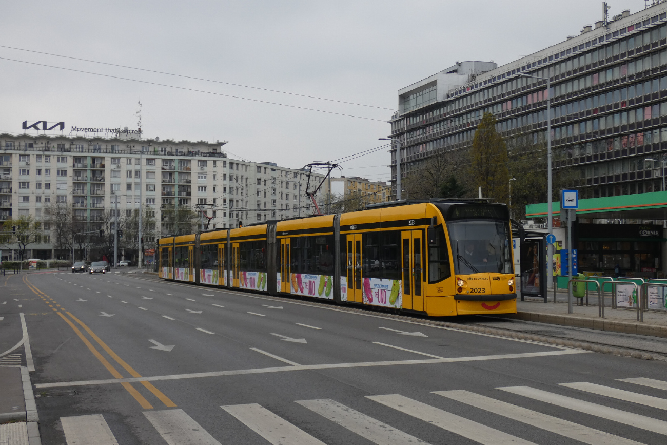 Будапешт, Siemens Combino Supra NF12B № 2023