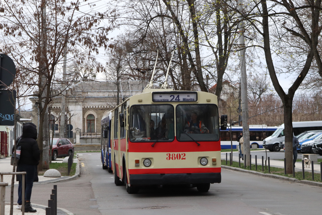 Chișinău, ZiU-682G [G00] Nr. 3802