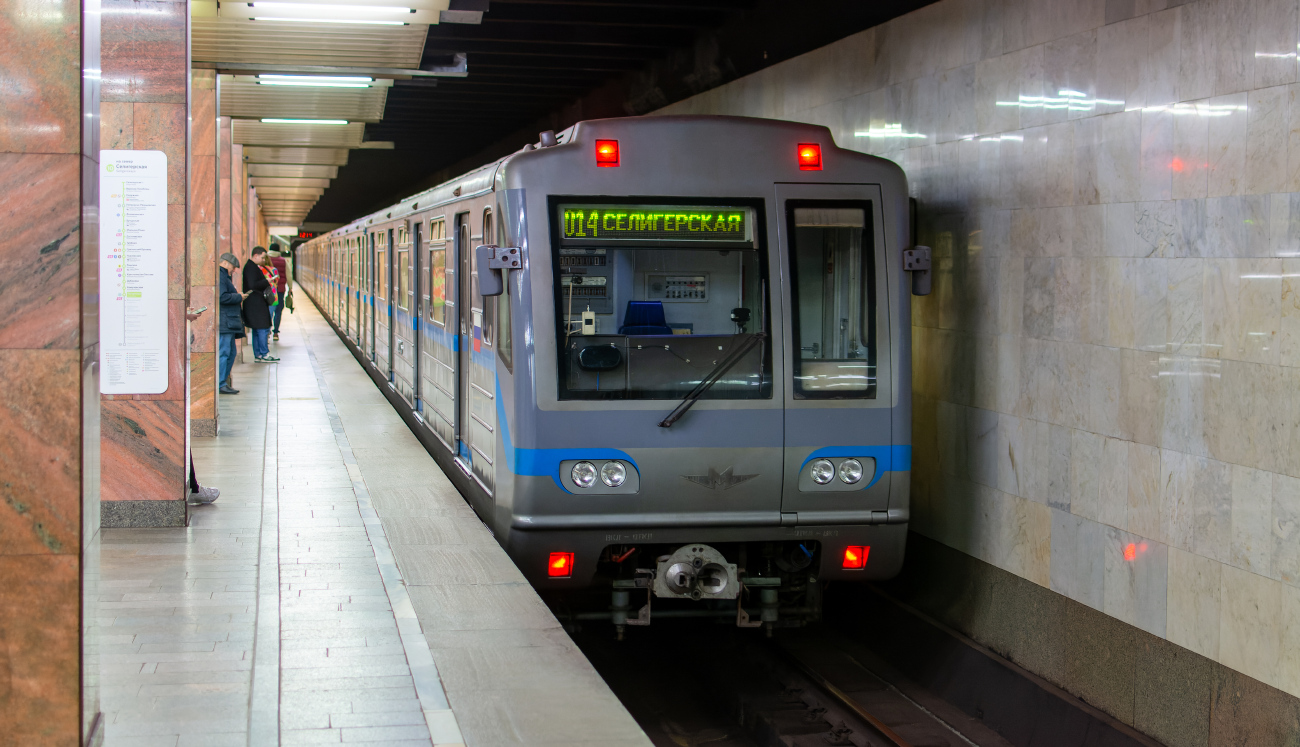 Москва, 81-717.6 № 27015