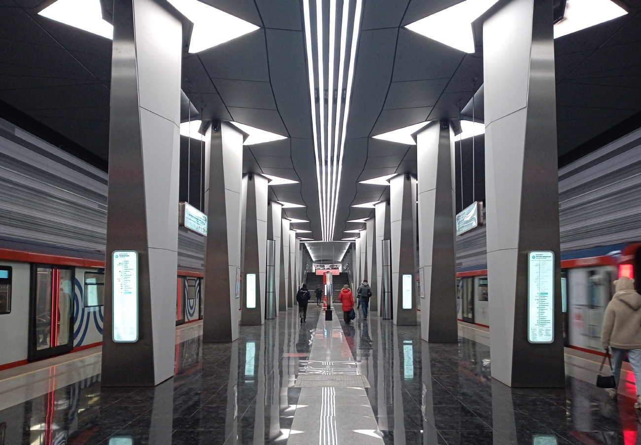 Москва — Метрополитен — [11] Большая Кольцевая линия