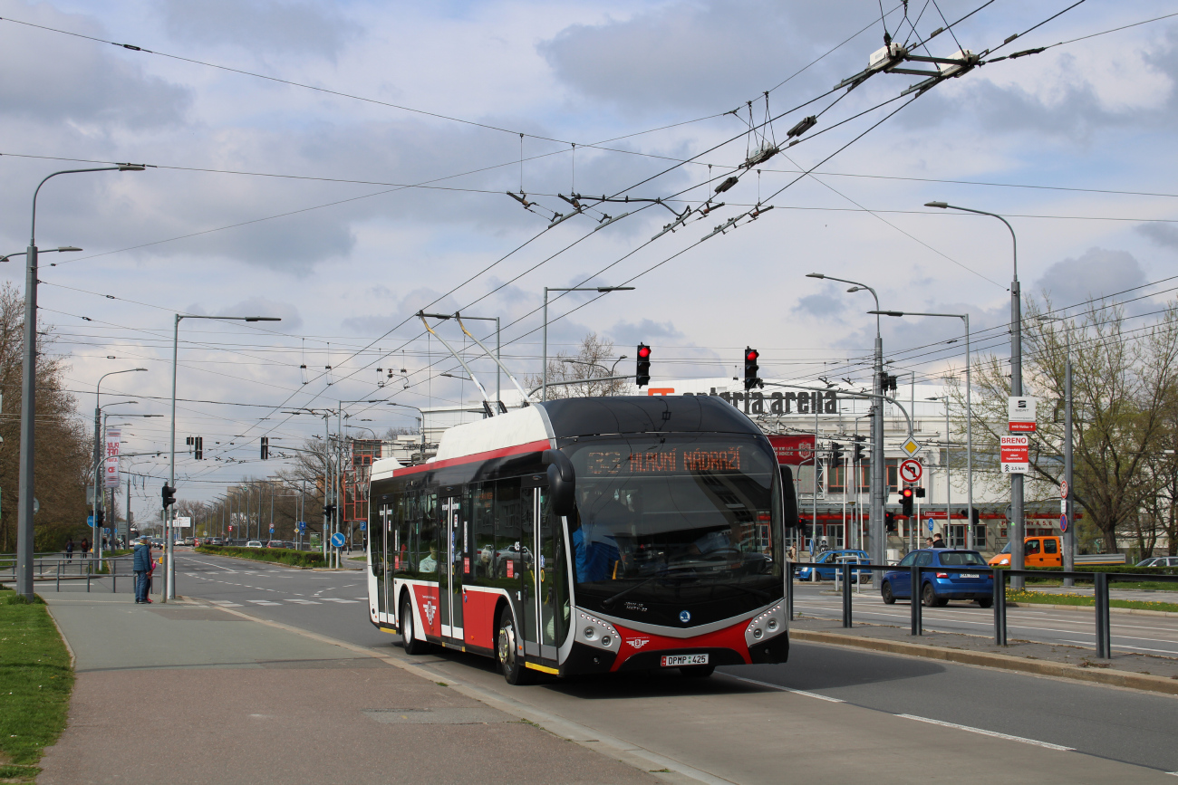 Пардубице, Škoda 32Tr SOR № 425