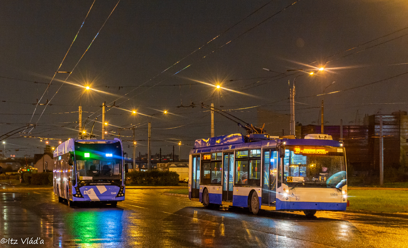 Санкт-Петербург, ВМЗ-5298.01 «Авангард» № 1249; Санкт-Петербург, Тролза-5265.00 «Мегаполис» № 1303
