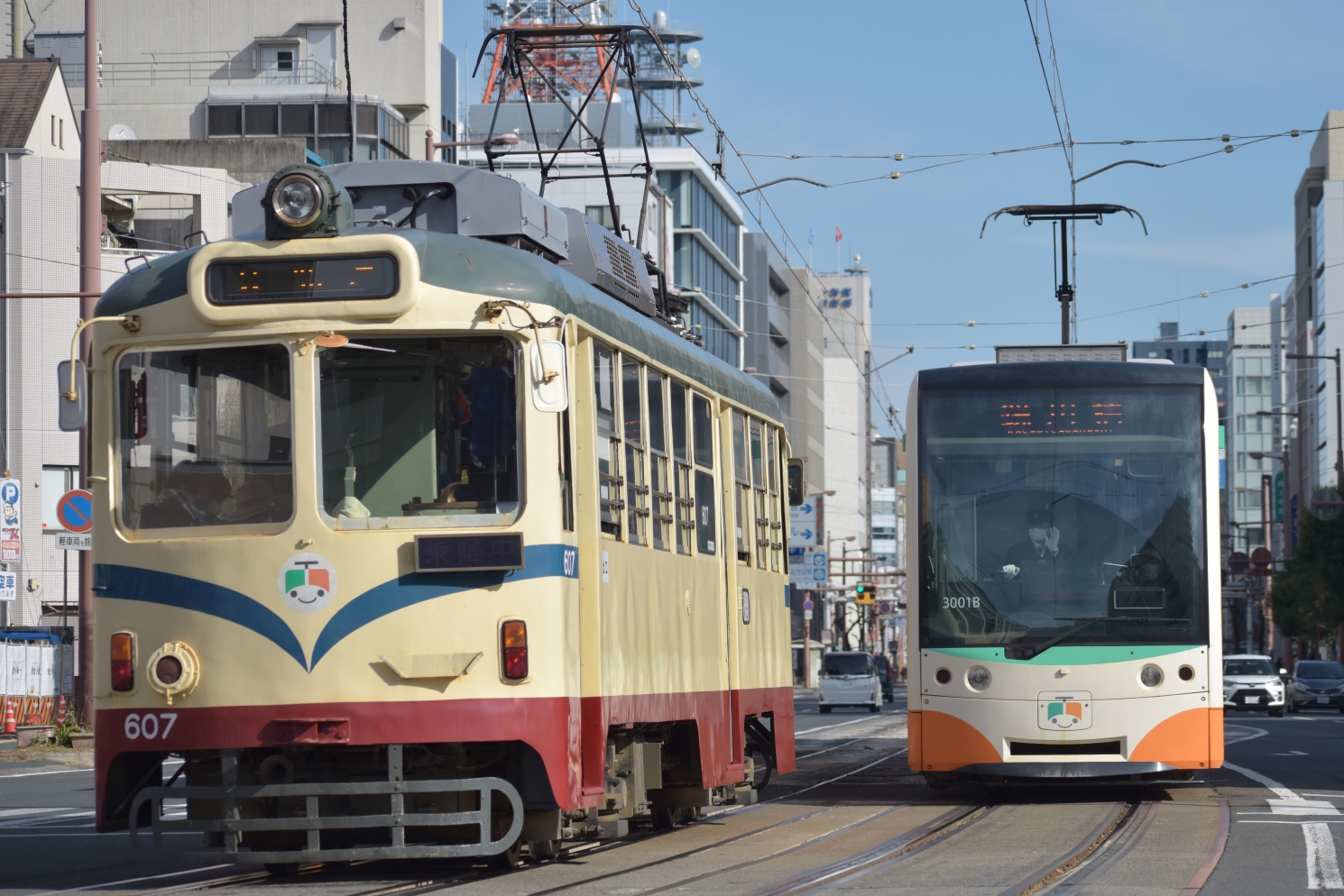 Коти, Tosaden № 607; Коти, Little Dancer Ua № 3001