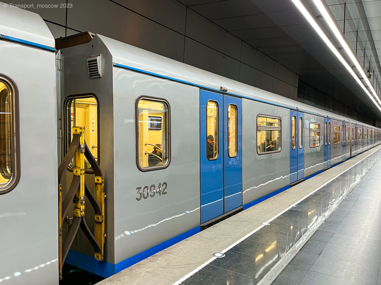 Moskva, 81-761 (MVM) Br. 30942