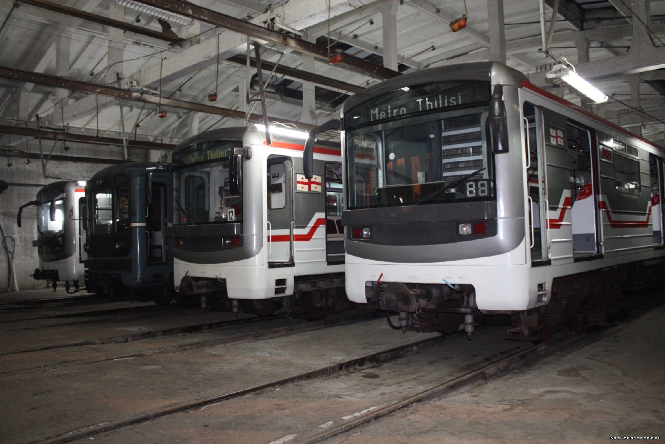 Тбилиси, 81-717M № 10133; Тбилиси, Еж3М № 5995; Тбилиси — Метрополитен