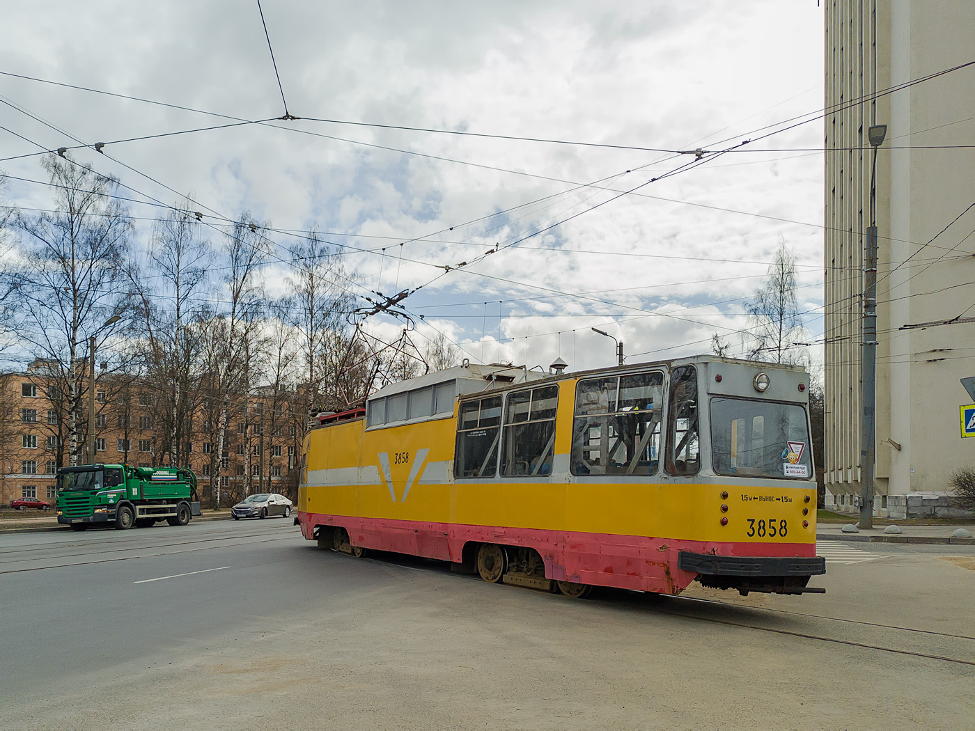 Санкт-Петербург, ЛМ-68М № С-3858