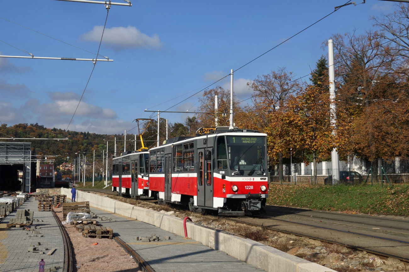 Brno, Tatra T6A5 Br. 1228; Brno, Tatra T6A5 Br. 1223
