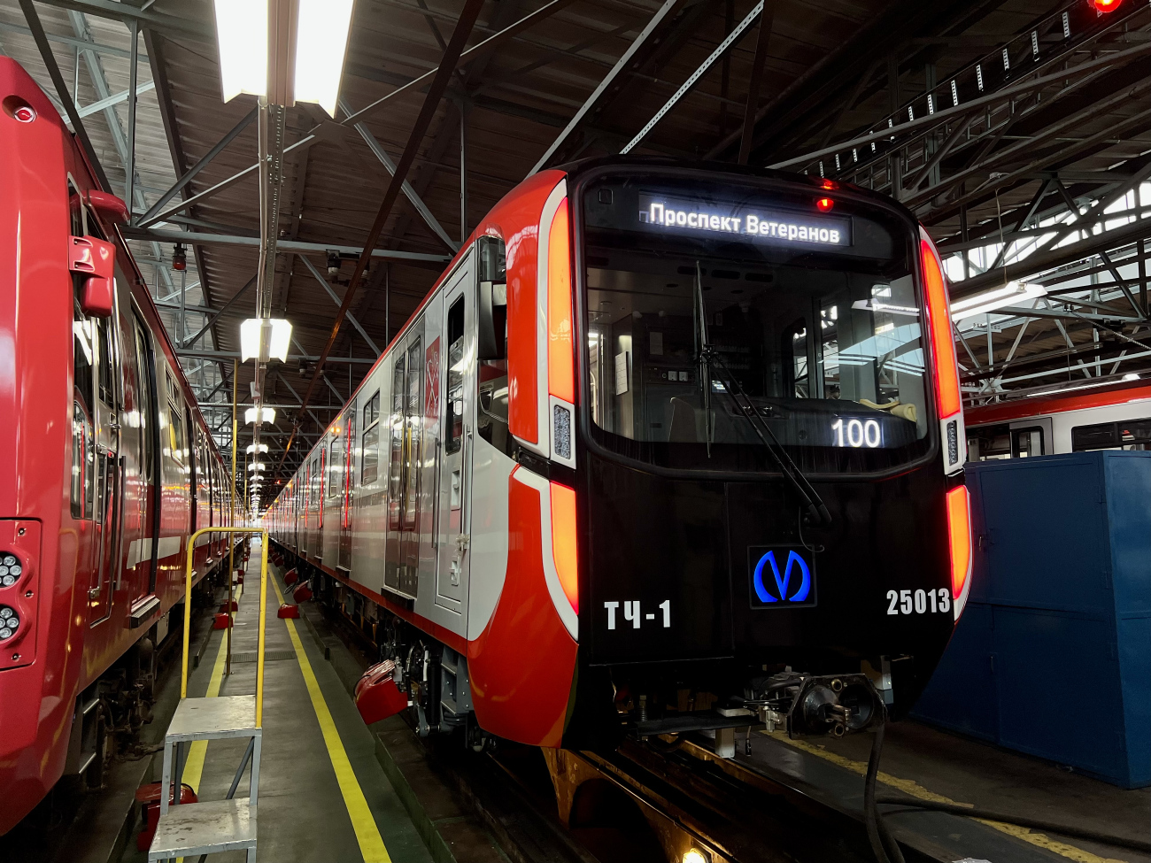 Szentpétervár, 81-725.1 "Baltiets" — 25013