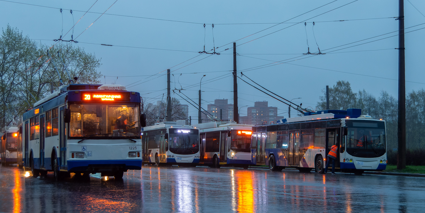 Санкт-Петербург, Тролза-5275.03 «Оптима» № 1225; Санкт-Петербург, ВМЗ-5298.01 «Авангард» № 1211