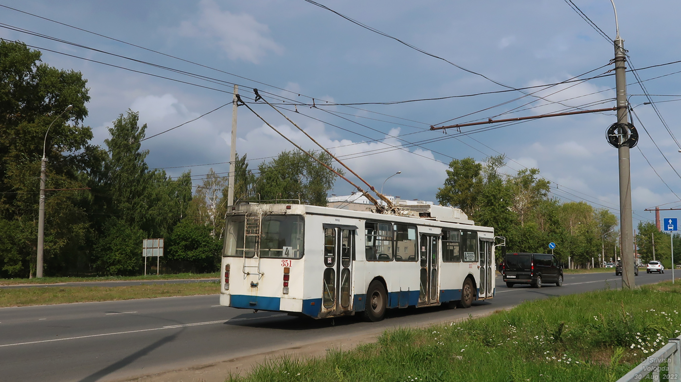 Вологда, ЗиУ-682ГМ1 (с широкой передней дверью) № 351