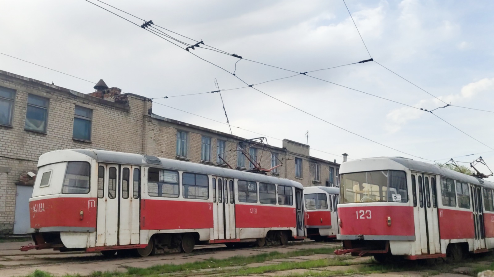 Донецк, Tatra T3SU № 4181; Донецк, Tatra T3SU № 123