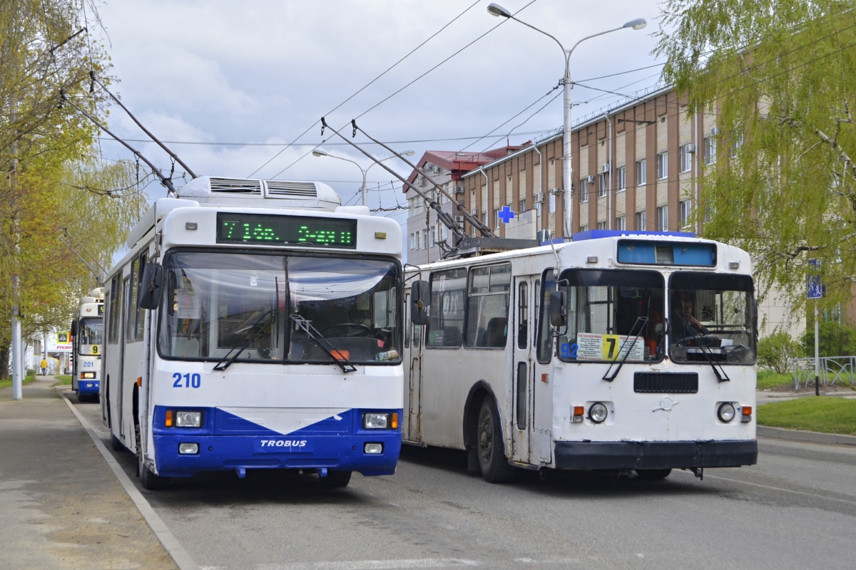 Sztavropol, BTZ-52764R — 210; Sztavropol, ZiU-682G-016  [Г0М] — 92