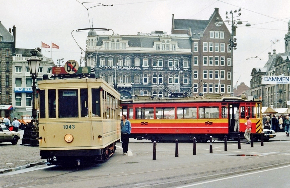 Amsterdam, T. B. Standard motor car č. 1043; Amsterdam, Beijnes 2-axle motor car č. H9