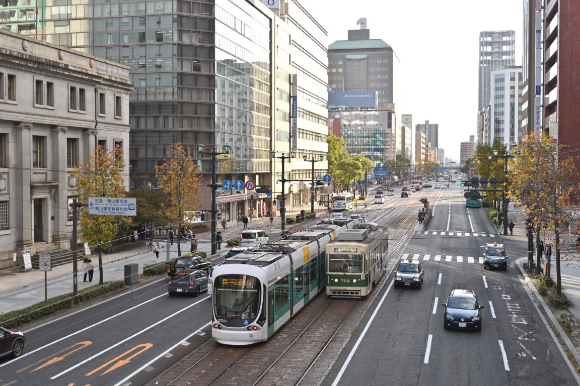 Хиросима, Green Mover Max Hiroshima series 5100 № 5103; Хиросима, Hiroshima 700 series № 704