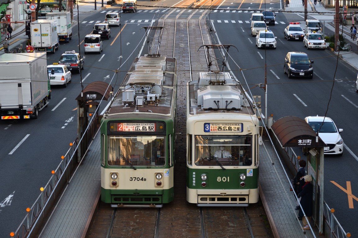 Hiroshima, Green Liner Hiroshima series 3700 # 3704; Hiroshima, Hiroshima 800 series # 801