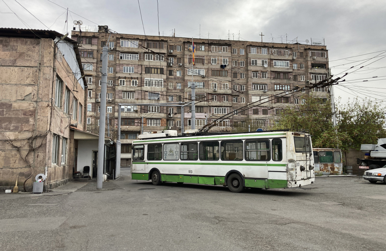 Yerevan, LiAZ-5280 (VZTM) Br. 013
