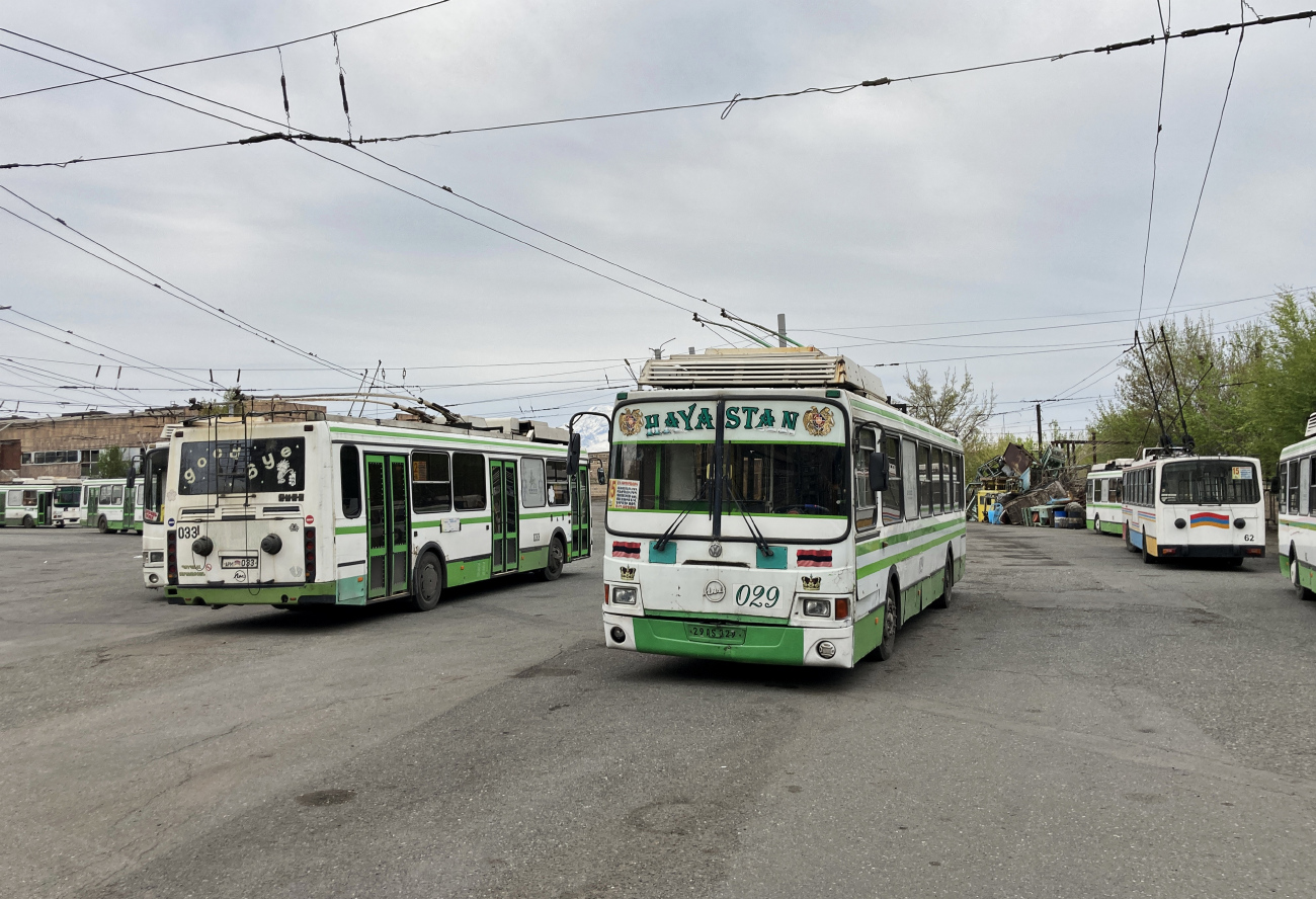 Ереван, ЛиАЗ-5280 (ВЗТМ) № 033; Ереван, ЛиАЗ-5280 (ВЗТМ) № 029; Ереван, Škoda 14Tr № 62