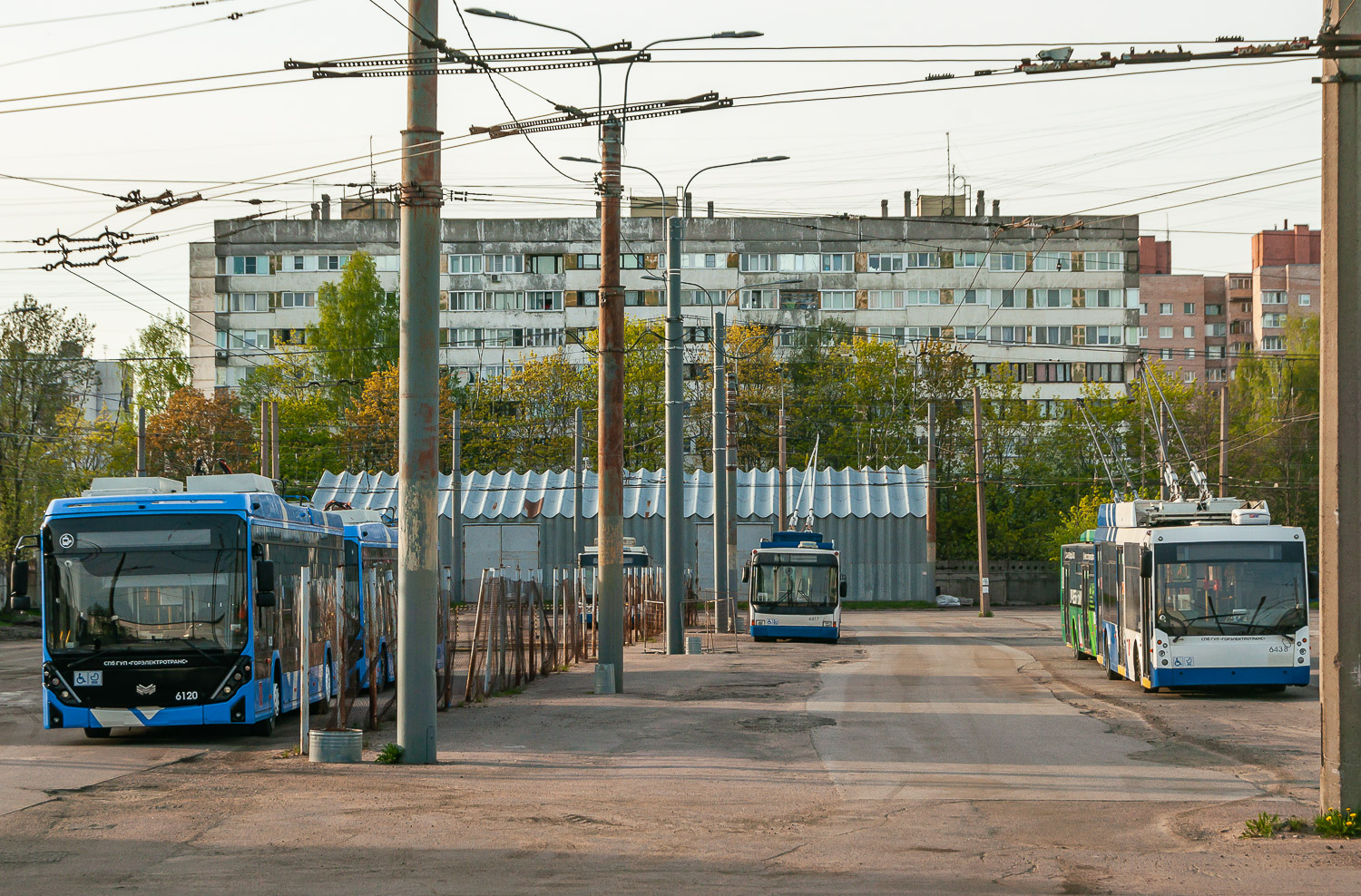 Санкт-Петербург, БКМ 32100D «Ольгерд» № 6120; Санкт-Петербург, Тролза-5265.00 «Мегаполис» № 6438