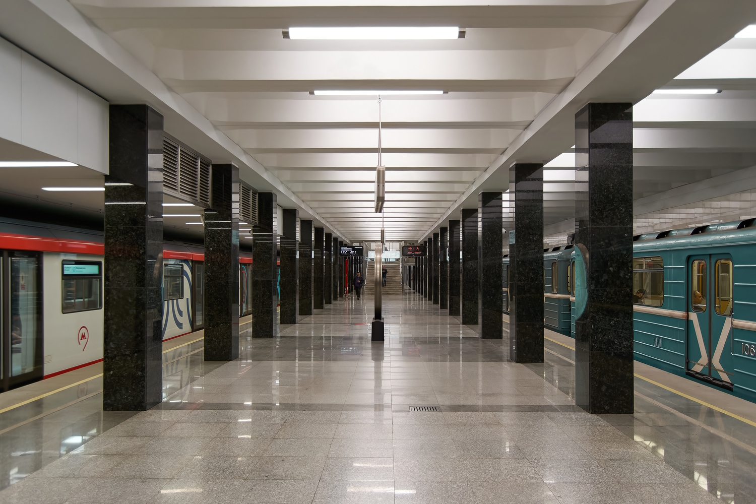 Москва — Метрополитен — [2] Замоскворецкая линия; Москва — Метрополитен — [11] Большая Кольцевая линия