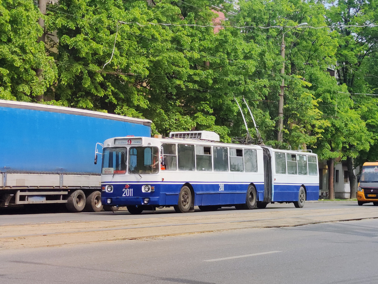 Dnipro, ZiU-683B [B00] # 2011
