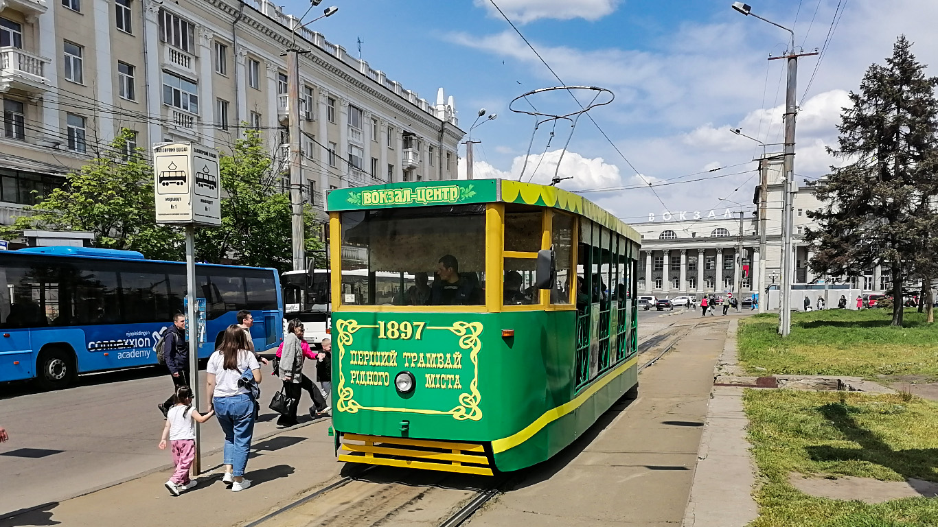 დნიპრო, 2-axle motor car № 001