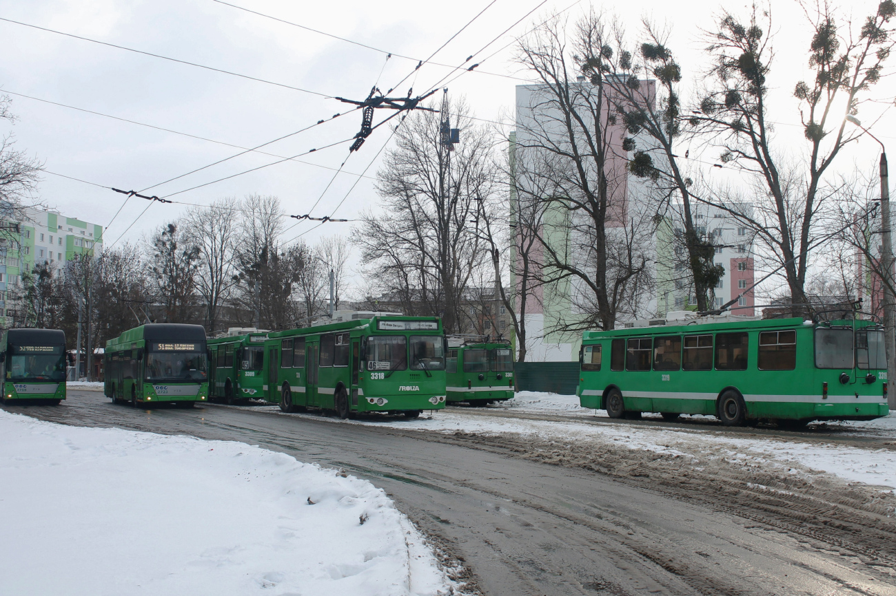 Харьков, PTS 12 № 2723; Харьков, ЗиУ-682Г-016.02 № 3318; Харьков, ЗиУ-682Г-016.02 № 3319; Харьков — Конечные станции