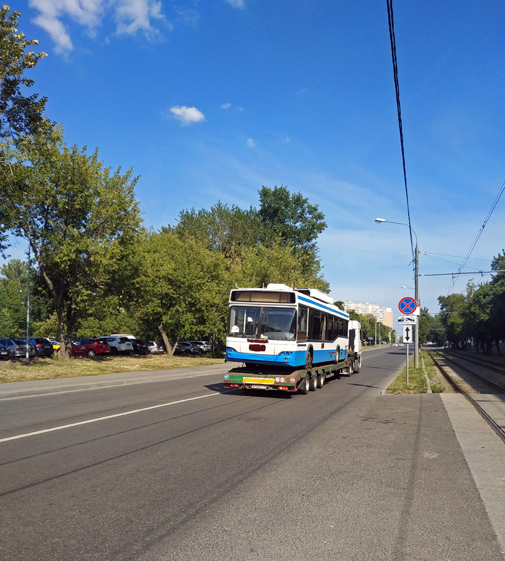 Москва, СВАРЗ-МАЗ-6235.00 № 8888