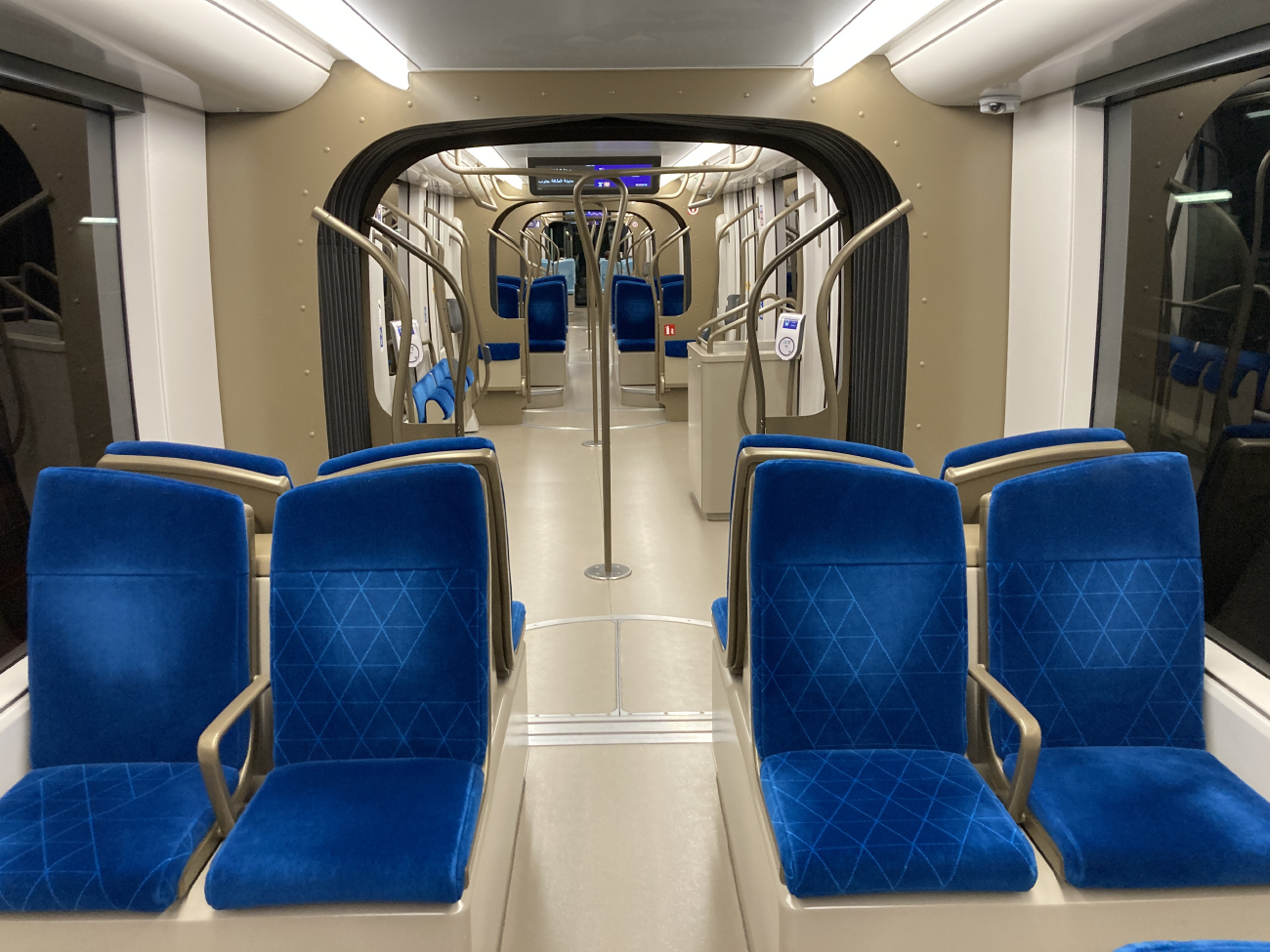 Лусаил, Alstom Citadis 305 № 016