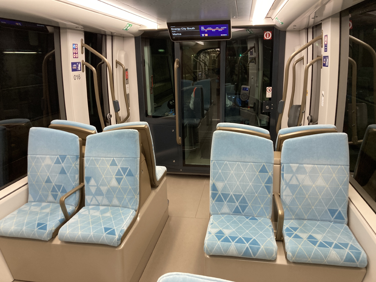 Лусаил, Alstom Citadis 305 № 016