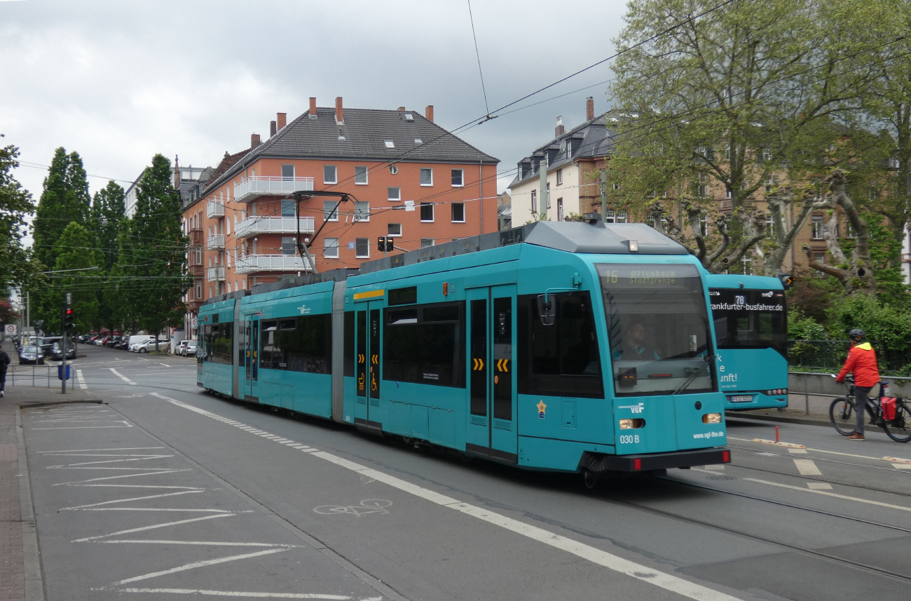 Frankfurt am Main, Duewag R č. 030