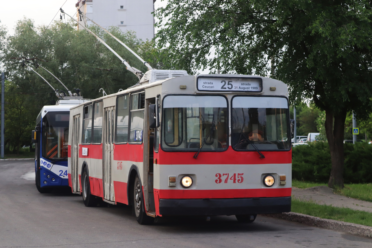 Кишинёв, ЗиУ-682В [В00] № 3745
