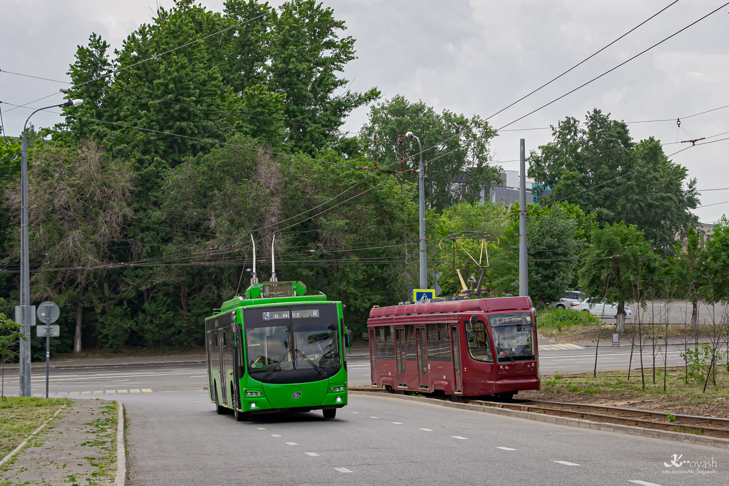 Казань, ВМЗ-5298.01 «Авангард» № 2107; Казань, 71-623-02.02 № 1352