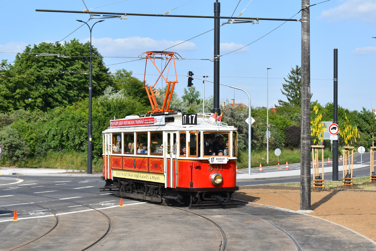 Прага, Ringhoffer DSM № 351; Прага — Открытие новой трамвайной линии Sídliště Modřany — Libuš