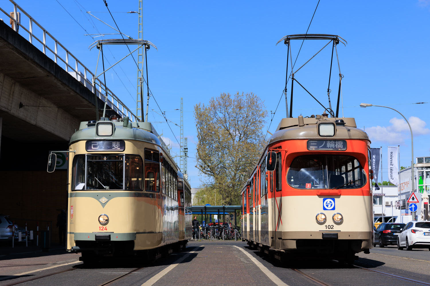 Frankfurt am Main, Duewag L № 124; Frankfurt am Main, Duewag M № 102